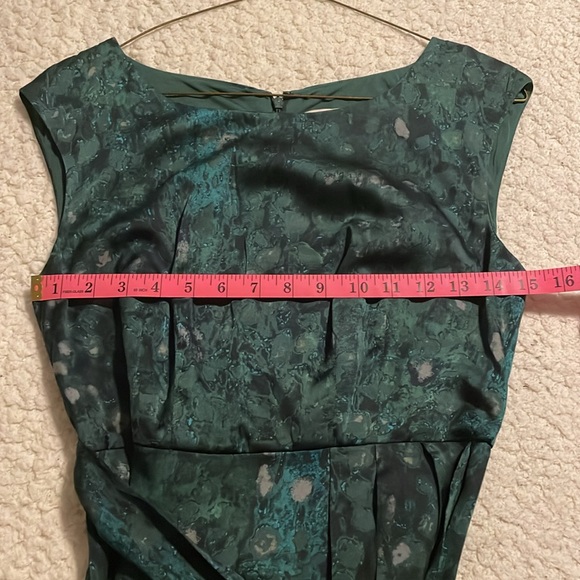 Ann Taylor LOFT size 2 hunter green print office and night out friendly dress! - Picture 6 of 6